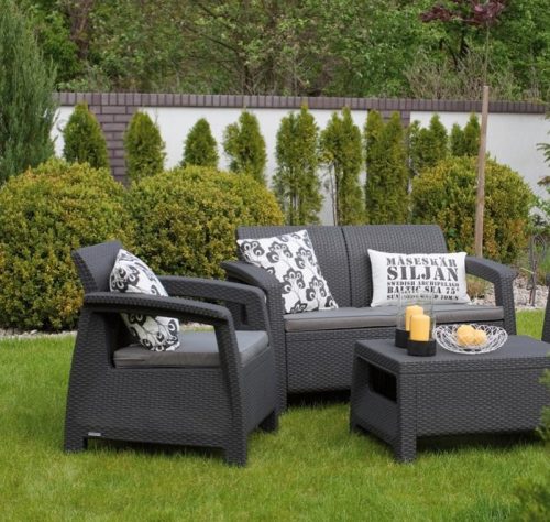 Градински мебели