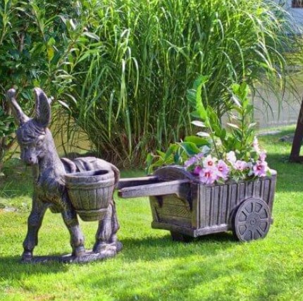 Саксии и декоративни фигури