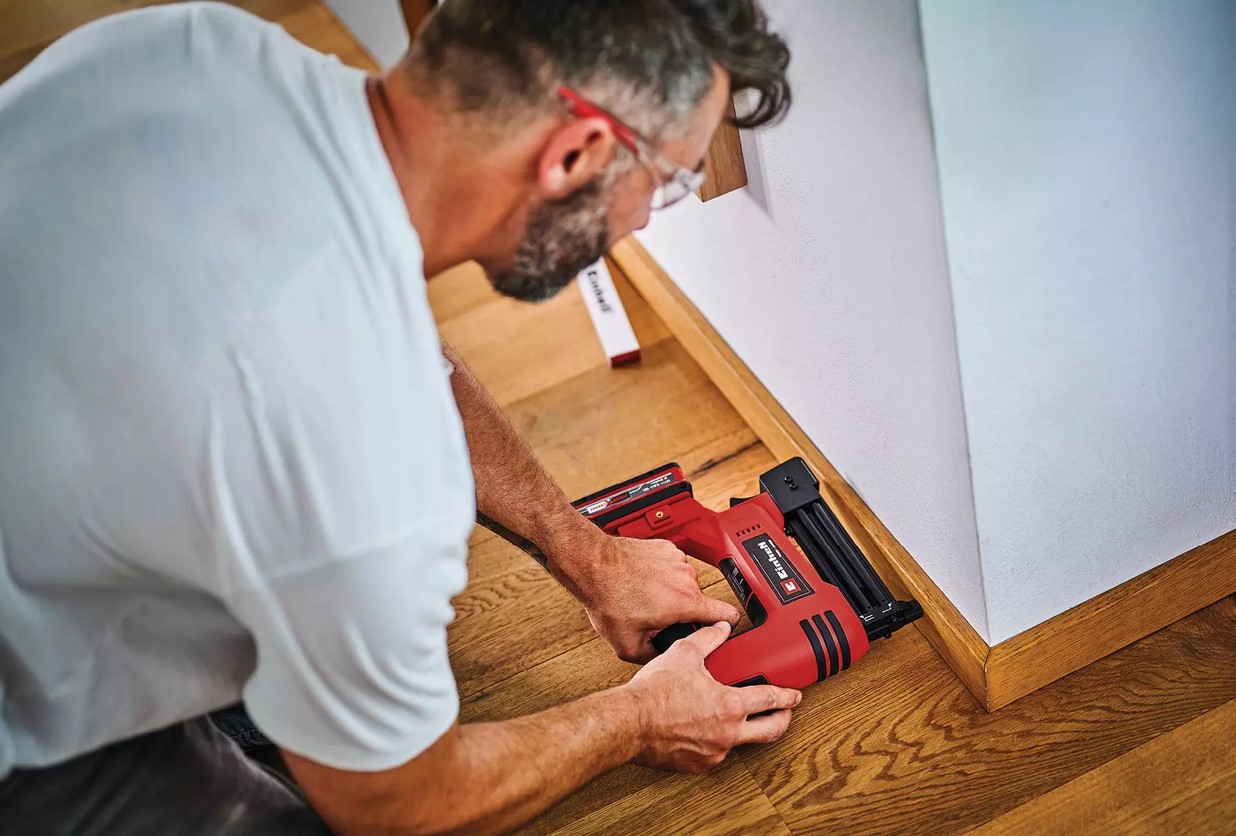 Акумулаторен такер Einhell TE-CN 18 Li - Solo, 2 в 1, 18 V, 16-22 мм, без батерия и зарядно