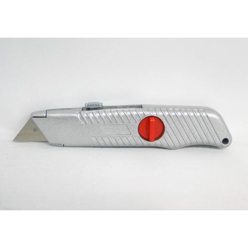 Нож макетен 18мм,изтегл.трапецов. острие,мет.корпус /mtx / 789649