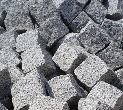 Тротоарно Паве /гранит/ Приблизително/100бр В М2