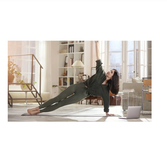 0000029821.jpg Сешоар Philips BHD500/00, 2100W, Технология ThermoShield, Грижа с йони, 2 настройки на скорост, 3 нива на температура, Концентратор 14 мм, Бял